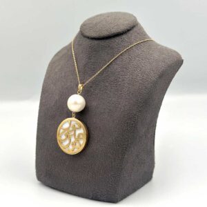 Big Neckless with white ball